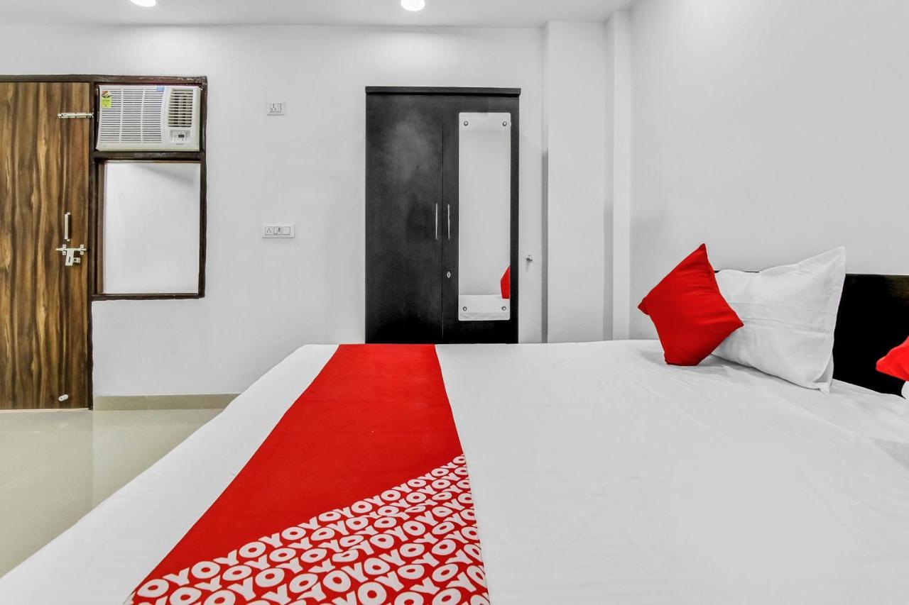 Flagship Hotel Secret Mirage Near Rithala Metro Station New Delhi Bagian luar foto