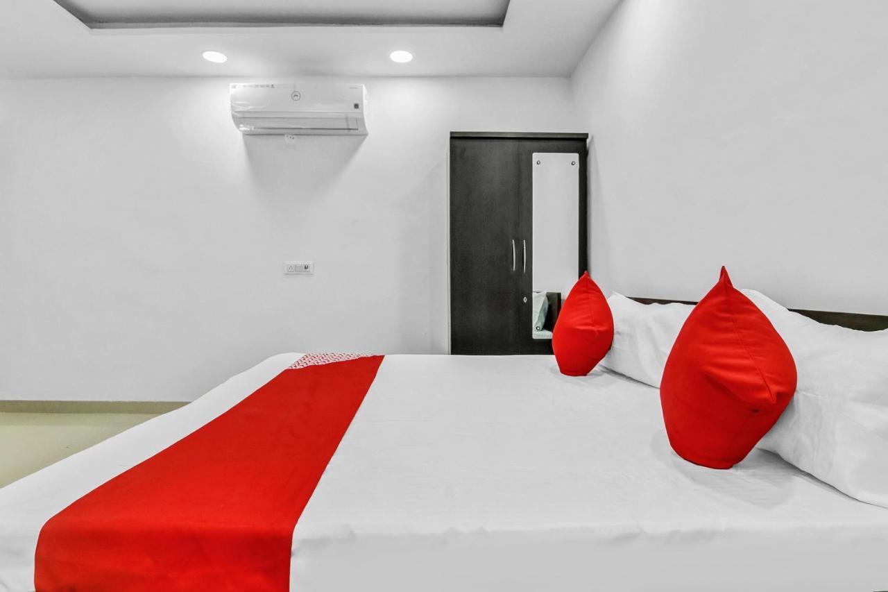 Flagship Hotel Secret Mirage Near Rithala Metro Station New Delhi Bagian luar foto