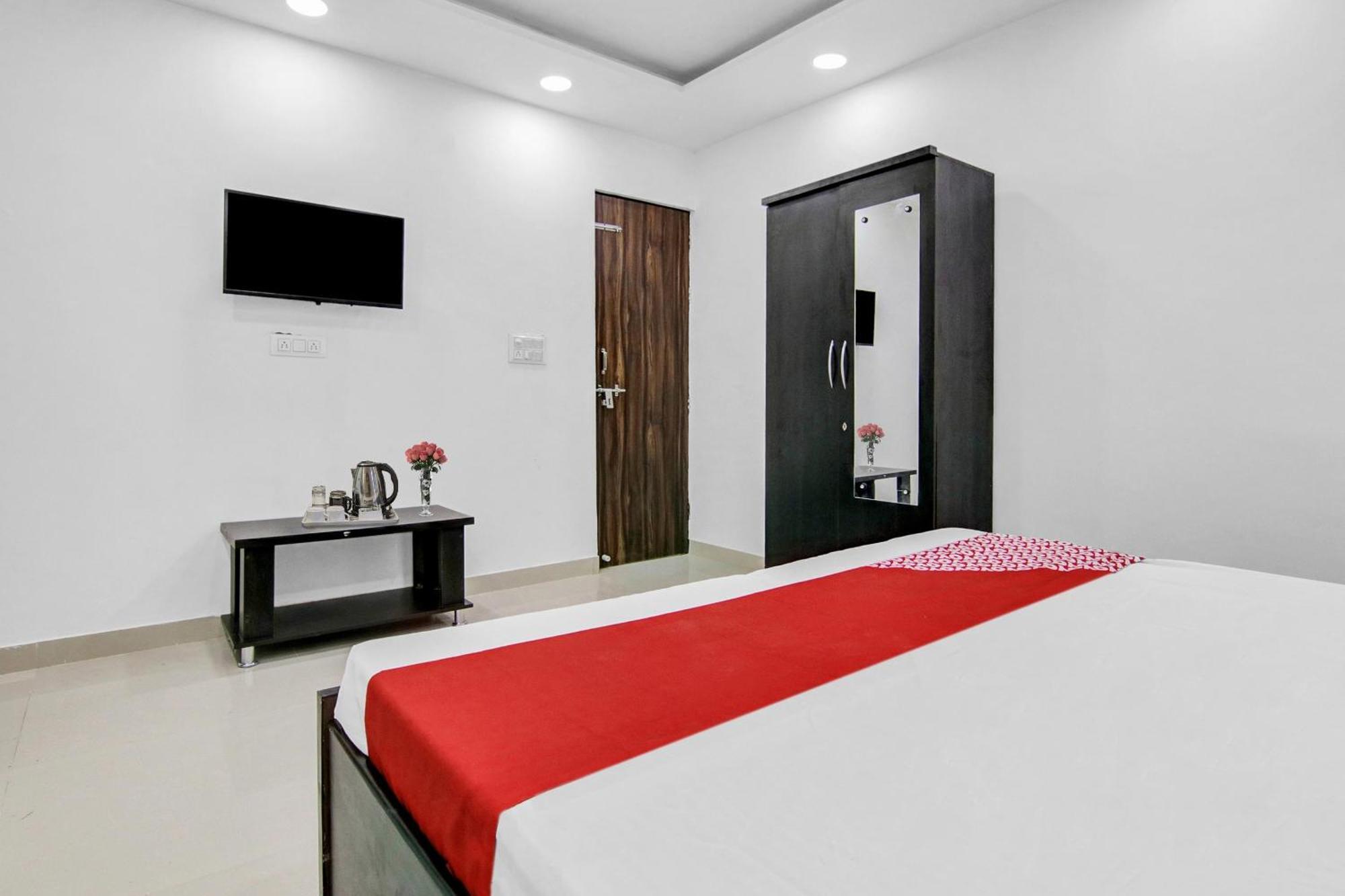 Flagship Hotel Secret Mirage Near Rithala Metro Station New Delhi Bagian luar foto