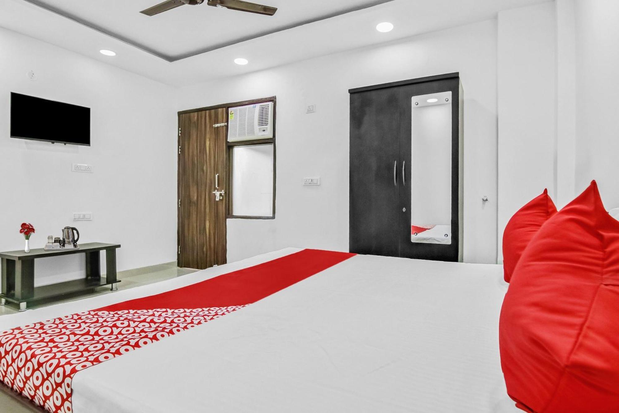 Flagship Hotel Secret Mirage Near Rithala Metro Station New Delhi Bagian luar foto