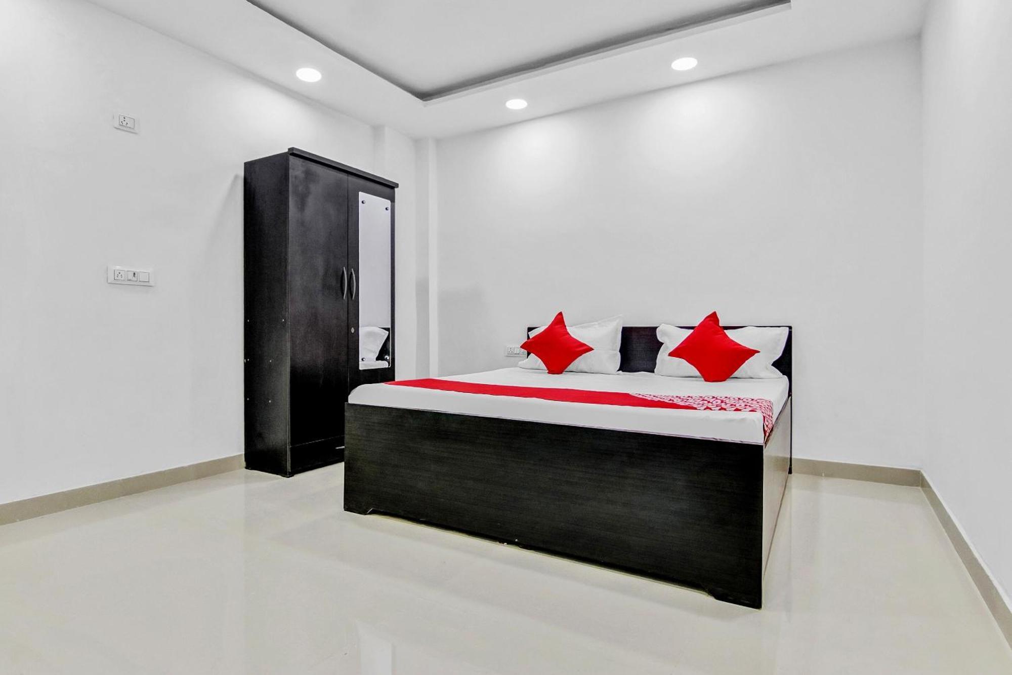 Flagship Hotel Secret Mirage Near Rithala Metro Station New Delhi Bagian luar foto