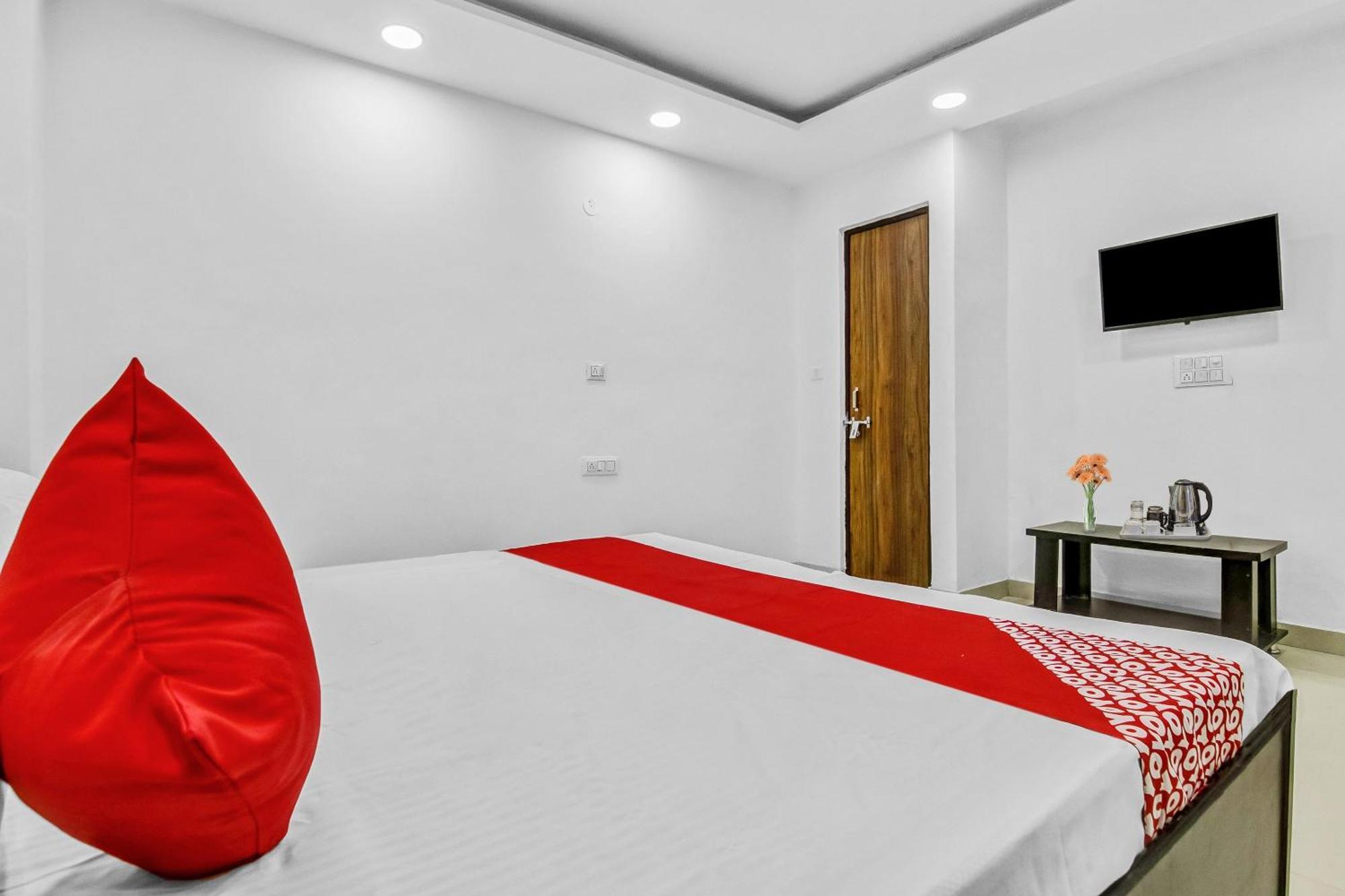 Flagship Hotel Secret Mirage Near Rithala Metro Station New Delhi Bagian luar foto