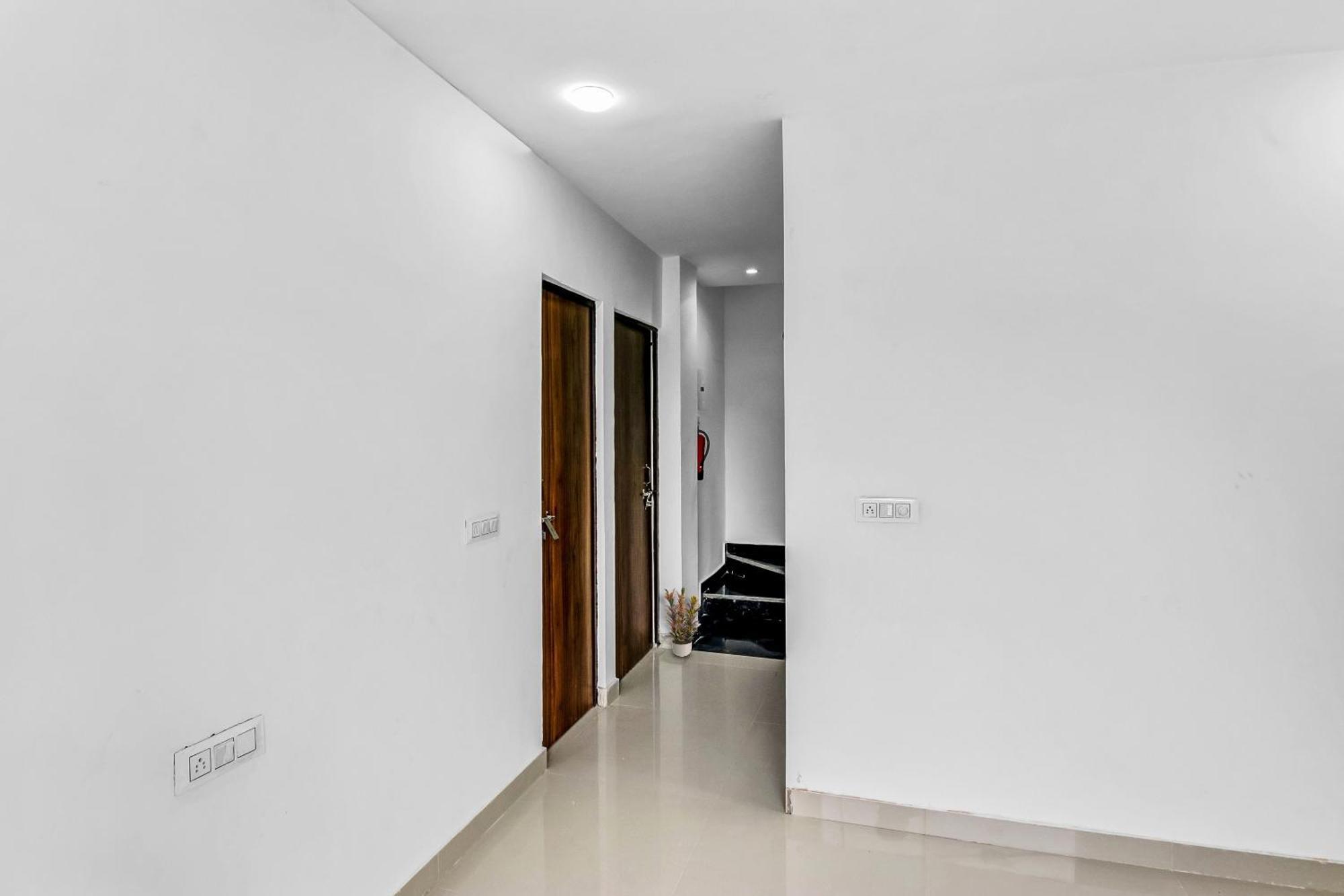 Flagship Hotel Secret Mirage Near Rithala Metro Station New Delhi Bagian luar foto