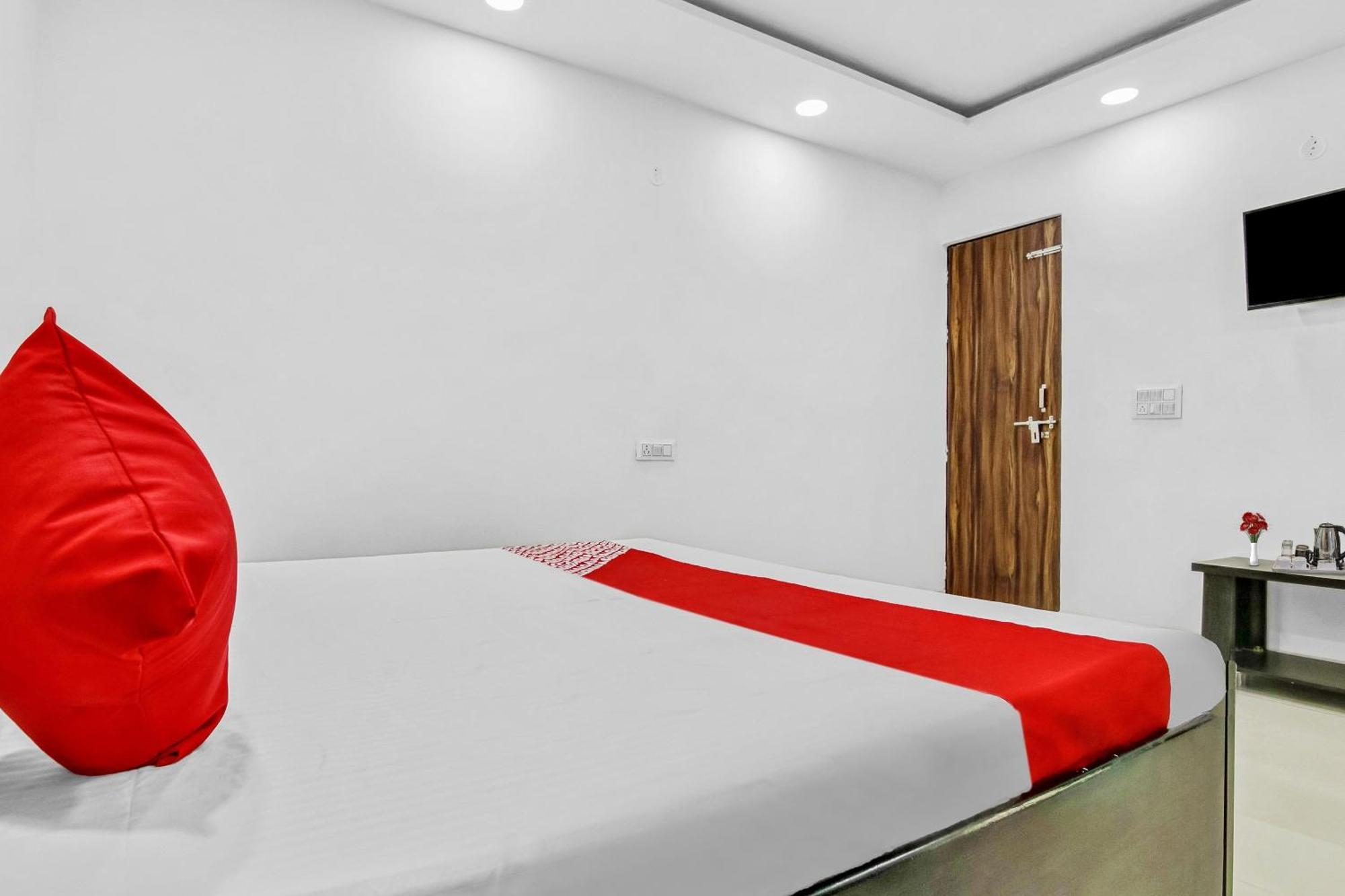 Flagship Hotel Secret Mirage Near Rithala Metro Station New Delhi Bagian luar foto