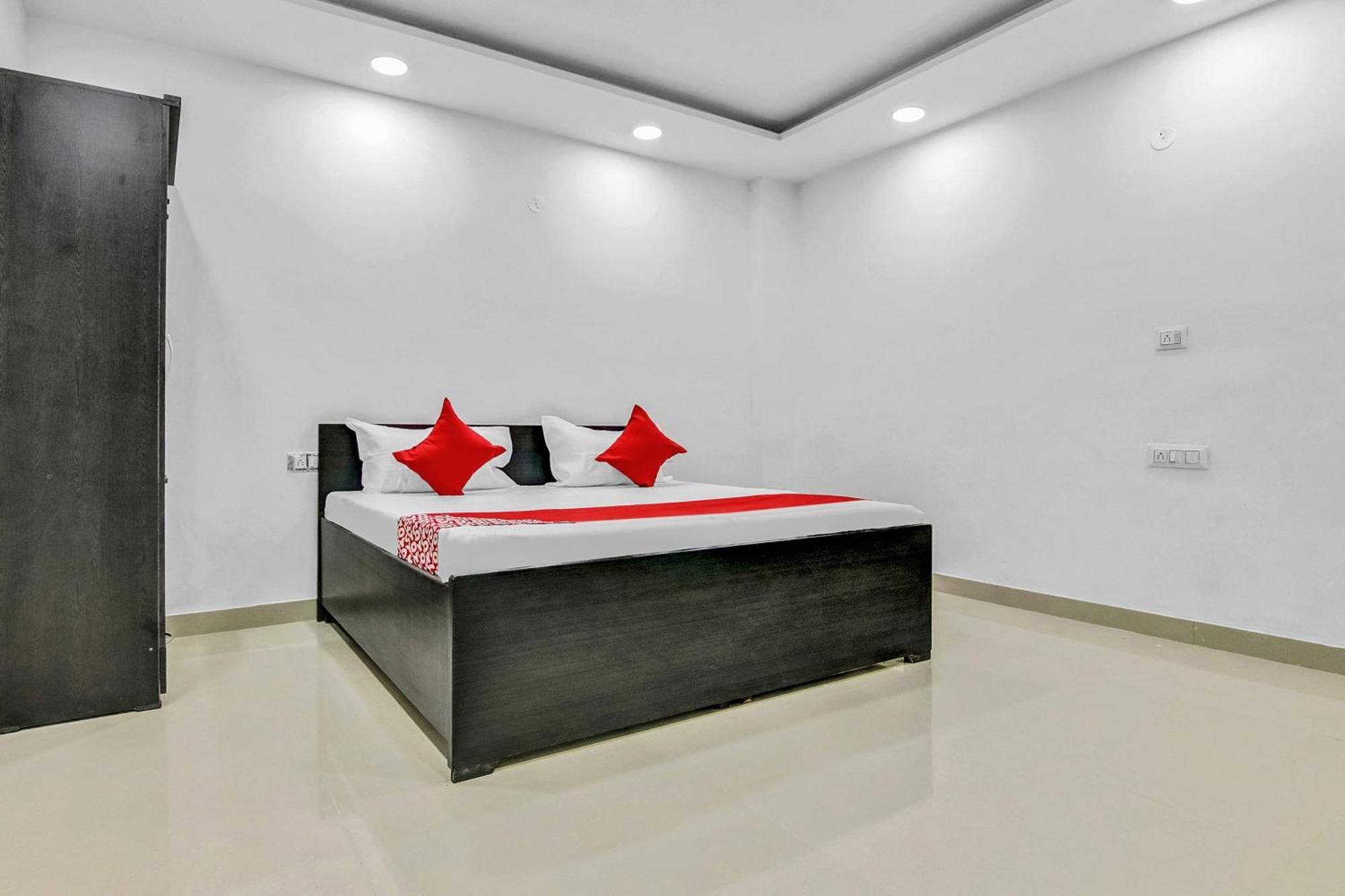 Flagship Hotel Secret Mirage Near Rithala Metro Station New Delhi Bagian luar foto