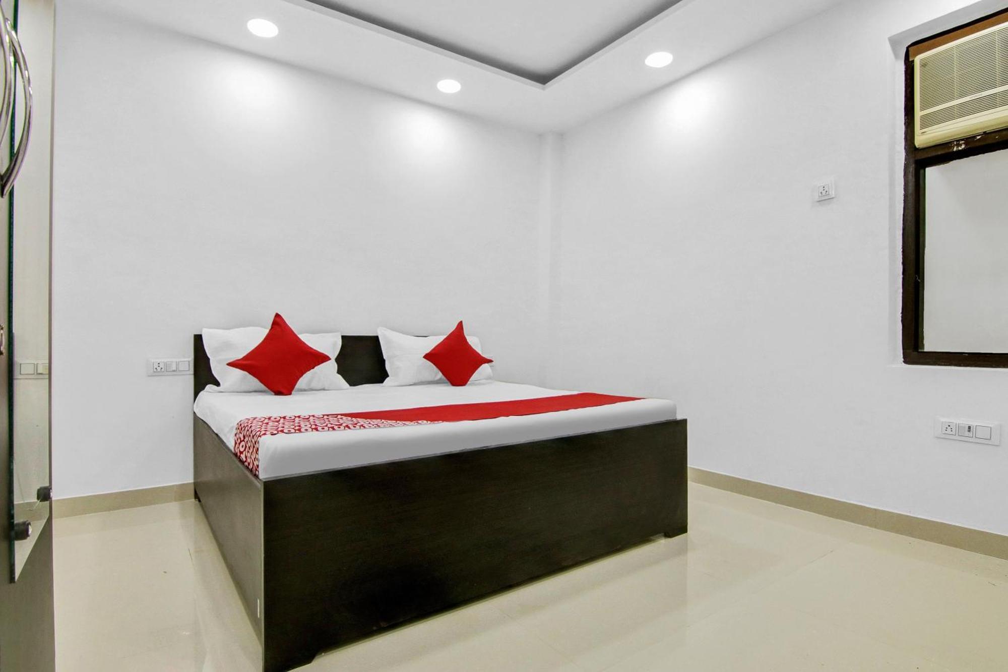 Flagship Hotel Secret Mirage Near Rithala Metro Station New Delhi Bagian luar foto